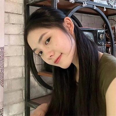 蜜桃女孩